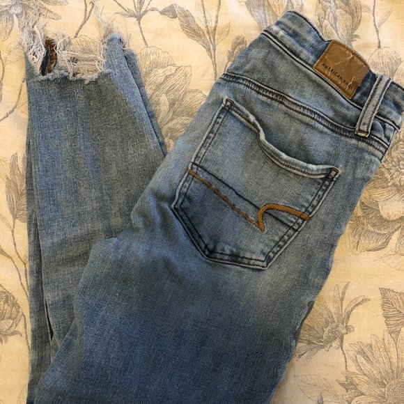 Womens Size 4 American Eagle Jeans - Picture 2 of 8